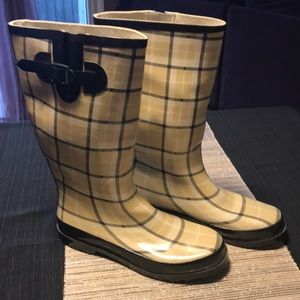 Tan and black Sunville Rain Boots US 11